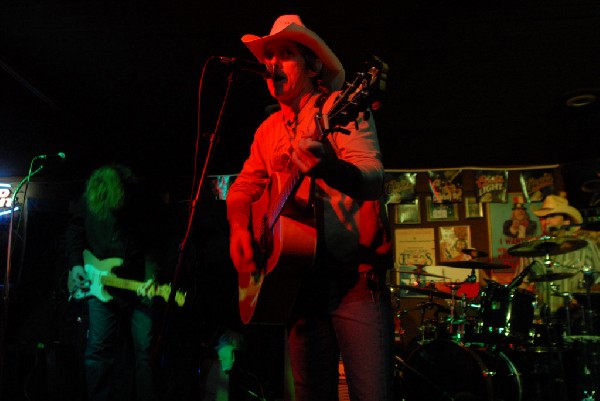 Michael Thomas at Poodies Hilltop Roadhouse, Spicewood Tx