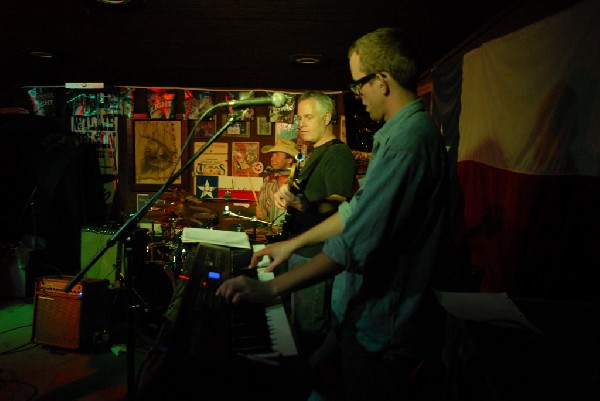 Michael Thomas at Poodies Hilltop Roadhouse, Spicewood Tx