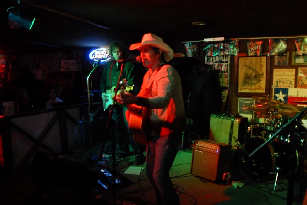Michael Thomas at Poodies Hilltop Roadhouse, Spicewood Tx