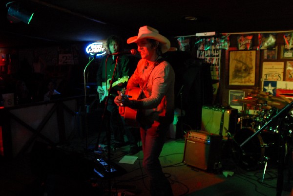 Michael Thomas at Poodies Hilltop Roadhouse, Spicewood Tx