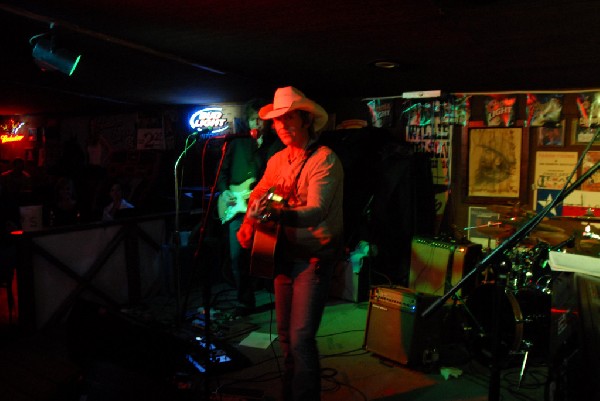 Michael Thomas at Poodies Hilltop Roadhouse, Spicewood Tx