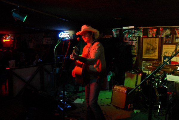 Michael Thomas at Poodies Hilltop Roadhouse, Spicewood Tx
