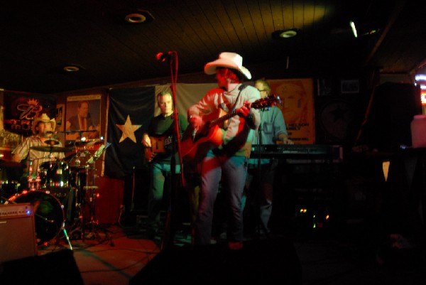 Michael Thomas at Poodies Hilltop Roadhouse, Spicewood Tx