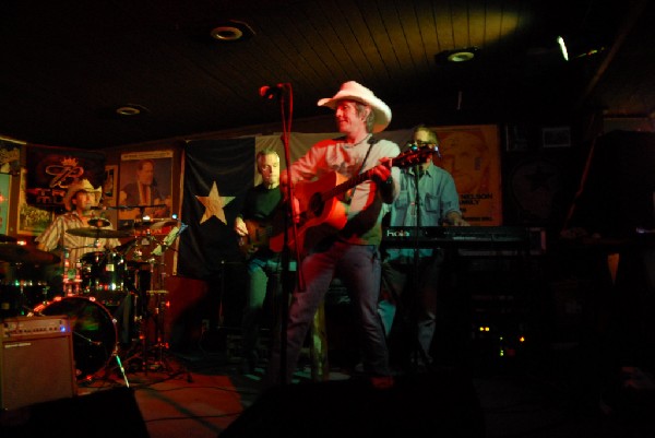 Michael Thomas at Poodies Hilltop Roadhouse, Spicewood Tx