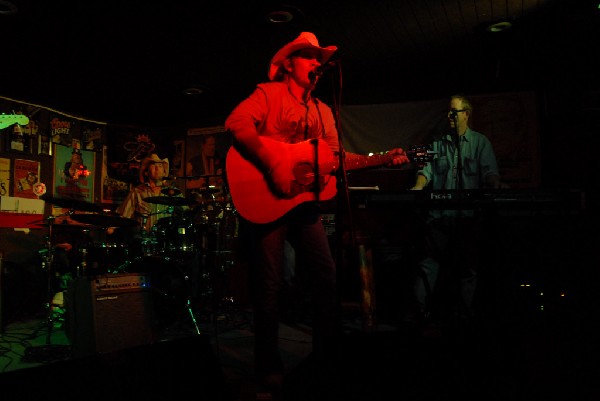 Michael Thomas at Poodies Hilltop Roadhouse, Spicewood Tx
