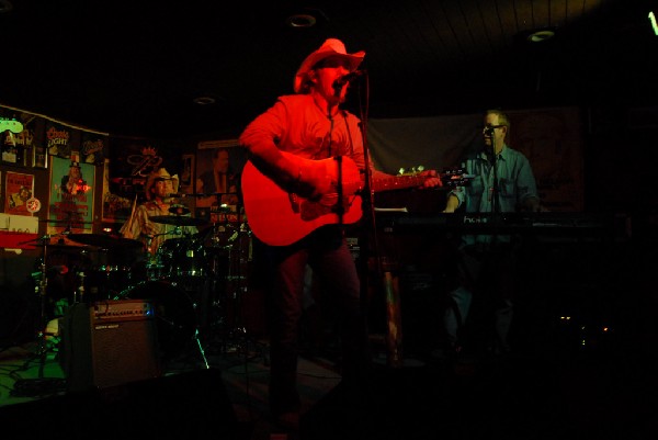Michael Thomas at Poodies Hilltop Roadhouse, Spicewood Tx
