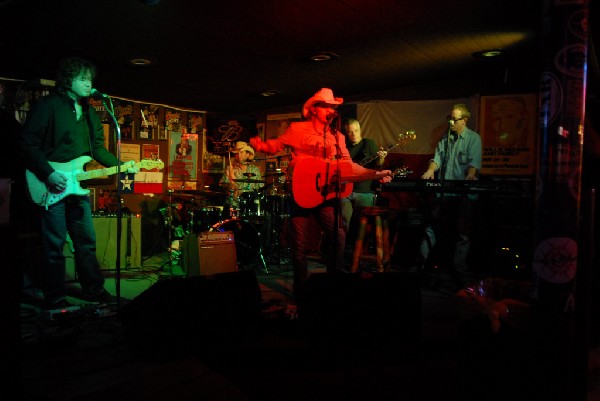 Michael Thomas at Poodies Hilltop Roadhouse, Spicewood Tx