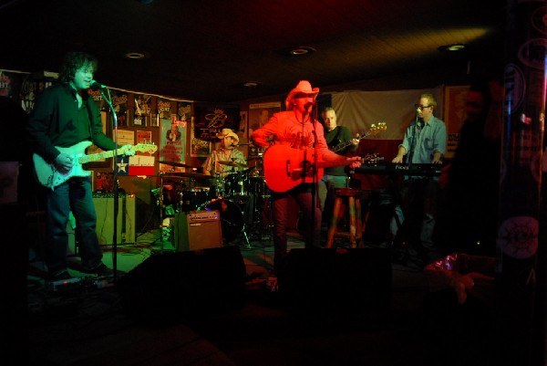 Michael Thomas at Poodies Hilltop Roadhouse, Spicewood Tx