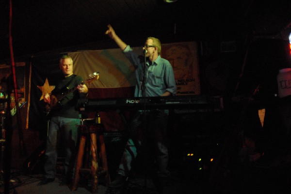 Paula Nelson Band at Poodies Hilltop Roadhouse, Spicewood Tx