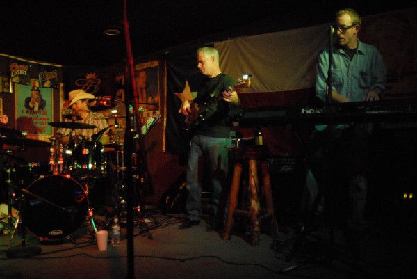 Paula Nelson Band at Poodies Hilltop Roadhouse, Spicewood Tx