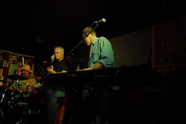 Paula Nelson Band at Poodies Hilltop Roadhouse, Spicewood Tx