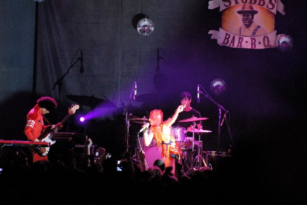 Yeah Yeah Yeahs at Stubb's BarBQ, Austin, Tx