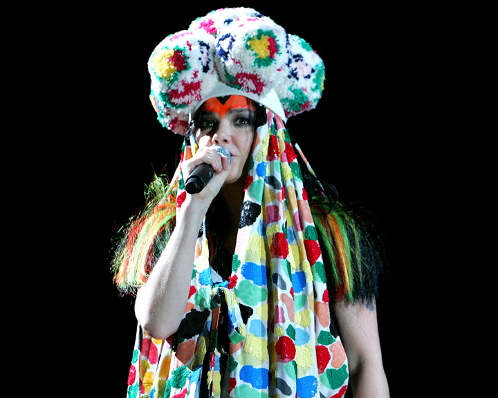   Bjork performs at Coachella 2007 